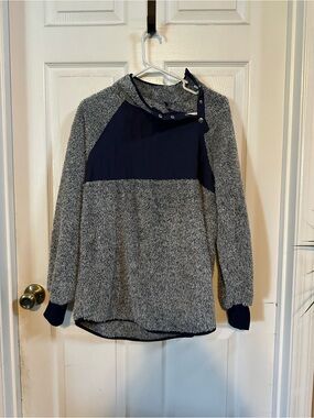 Gray and Blue Soft Fleece Pullover Size XL